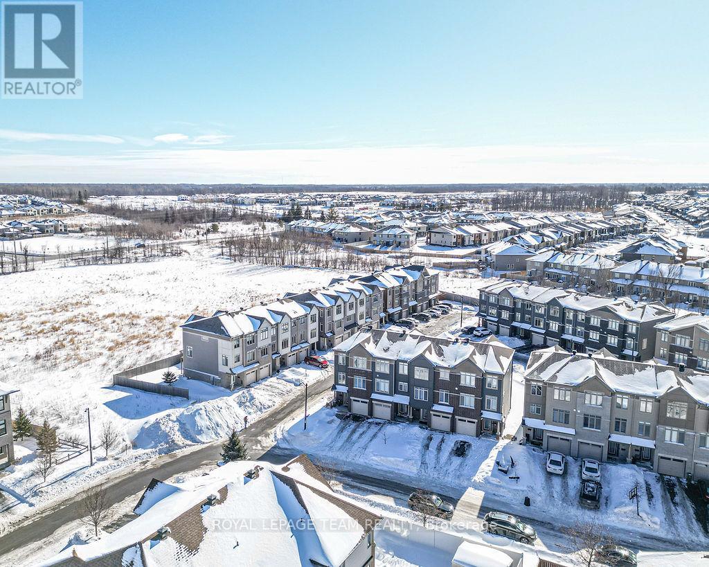94 NUTTING CRESCENT - 45