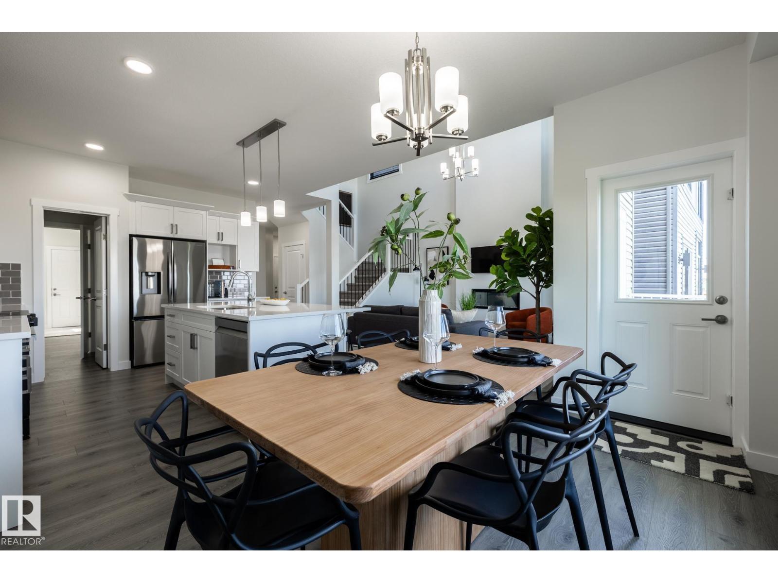 803 157 AV NE - 9