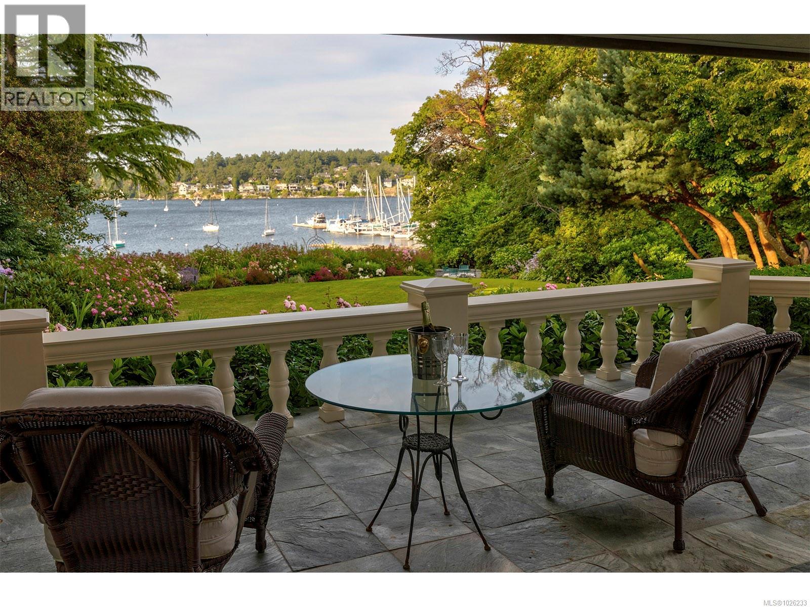  3445 Beach Drive, Oak Bay