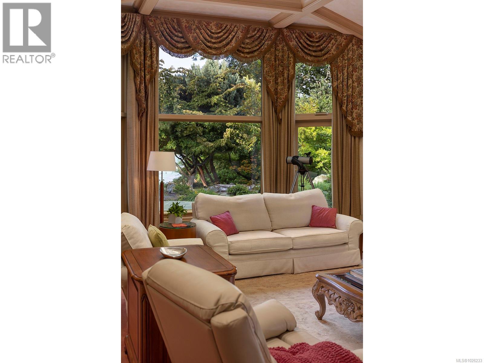  3445 Beach Drive, Oak Bay