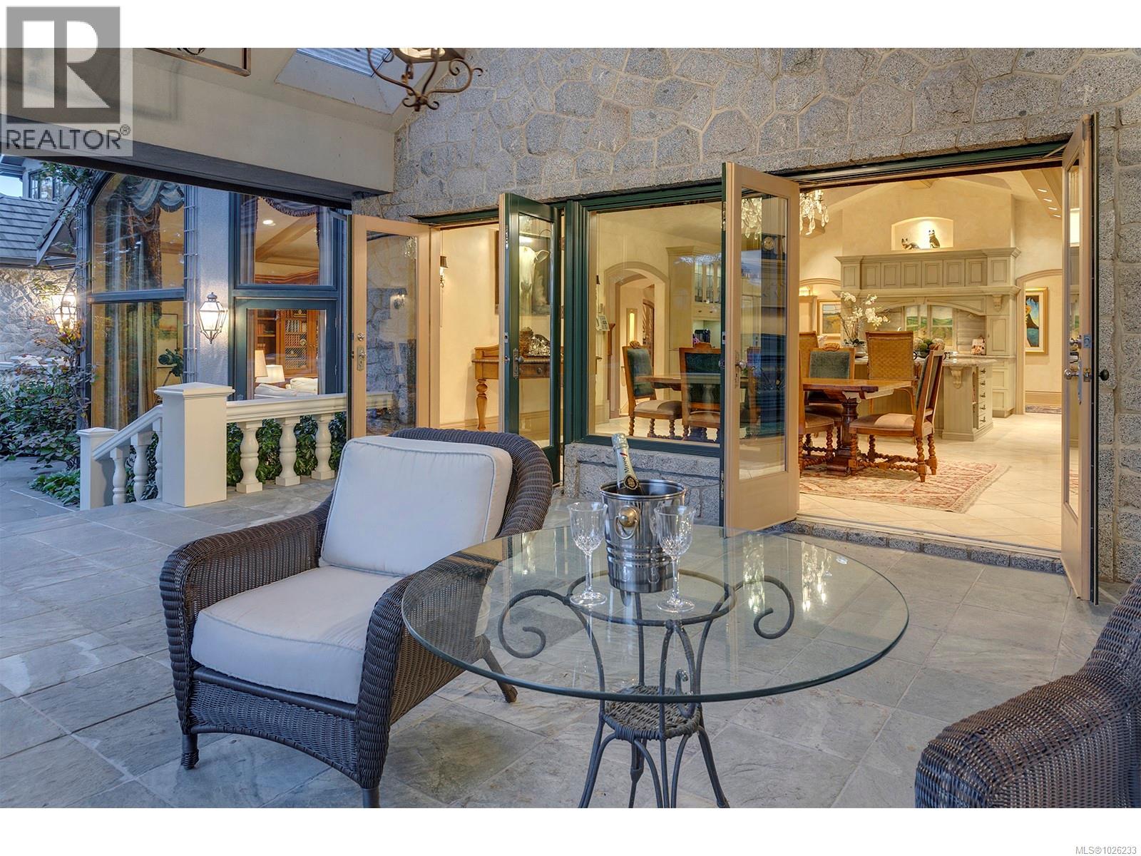  3445 Beach Drive, Oak Bay