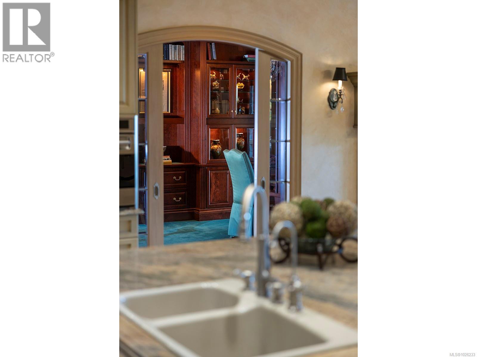  3445 Beach Drive, Oak Bay