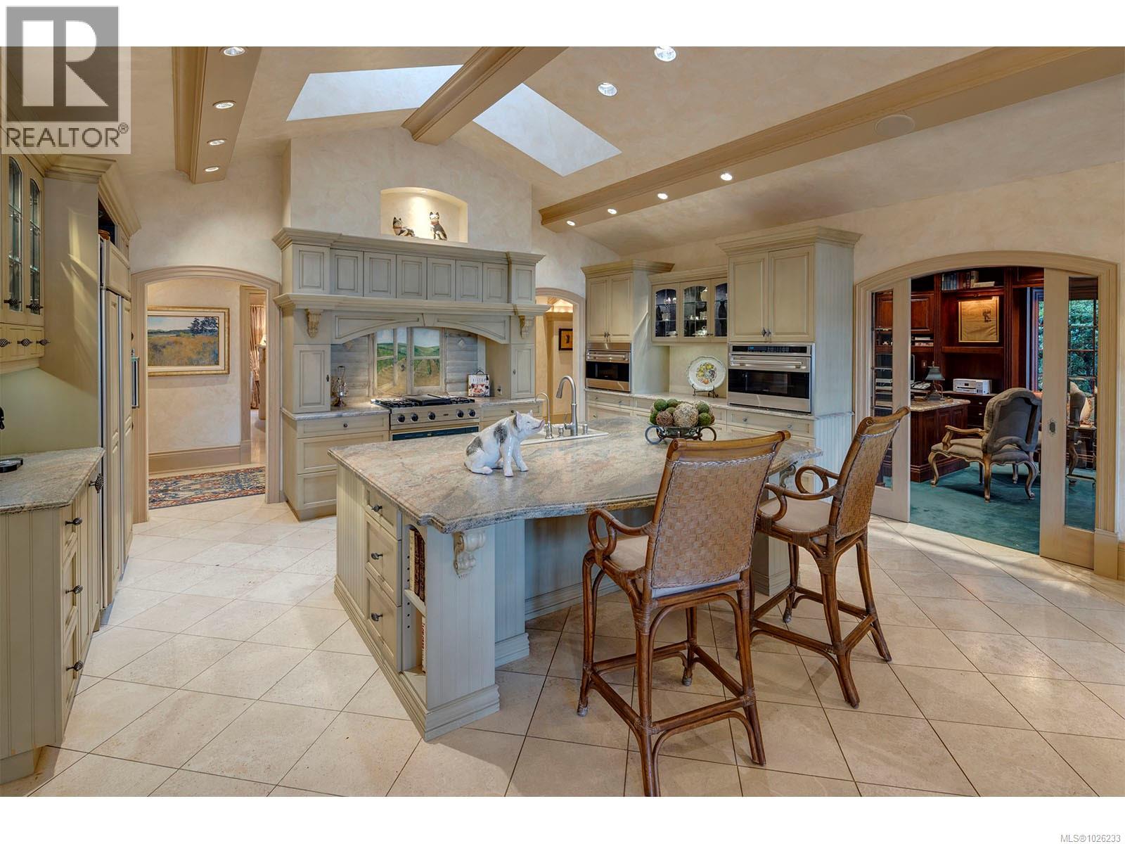  3445 Beach Drive, Oak Bay