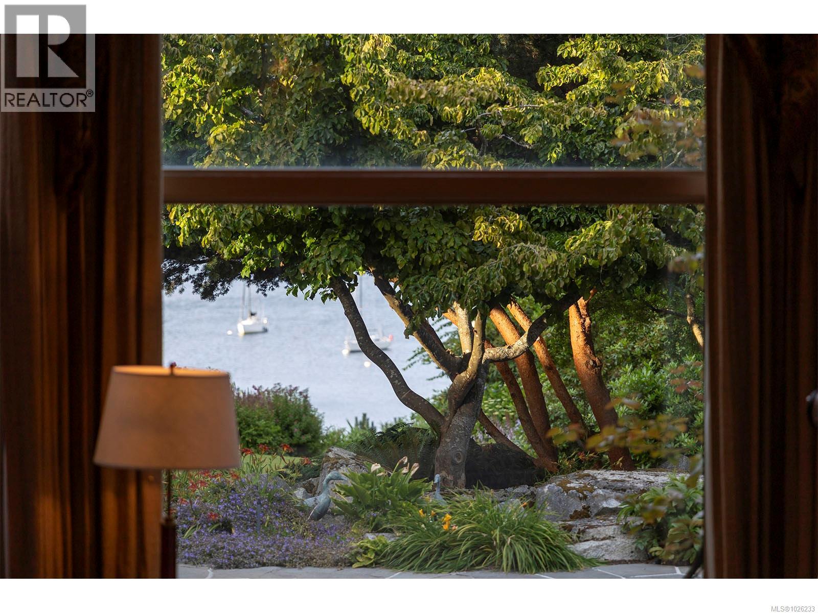  3445 Beach Drive, Oak Bay