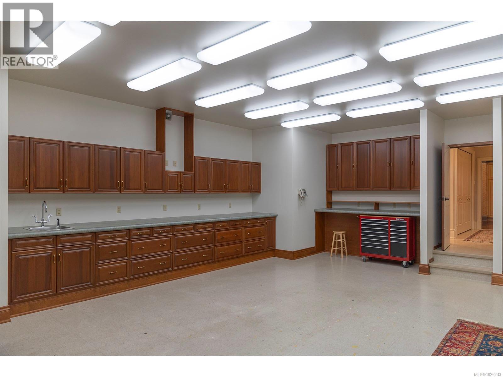  3445 Beach Drive, Oak Bay