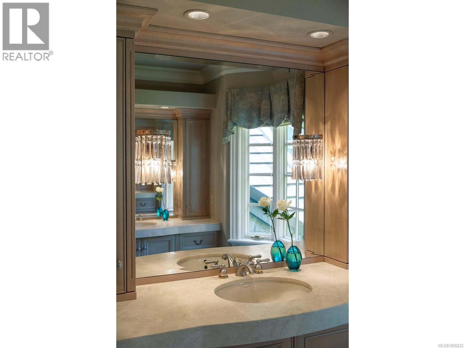  3445 Beach Drive, Oak Bay