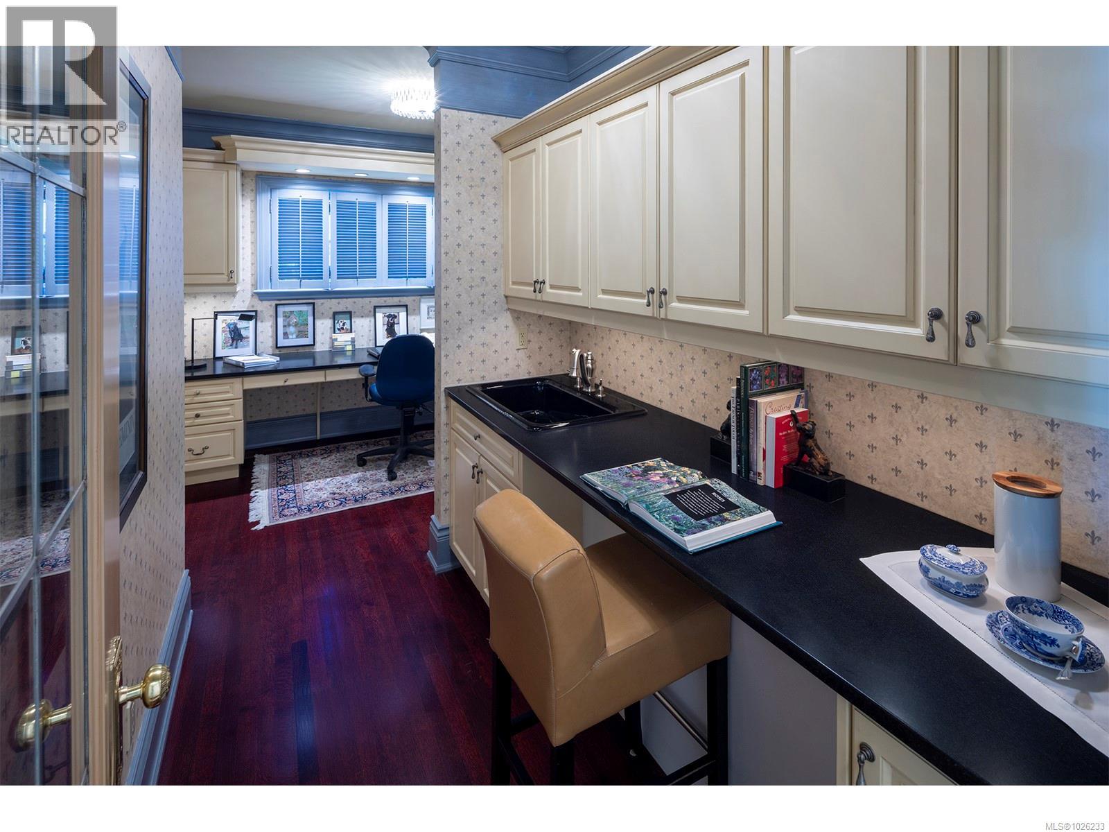  3445 Beach Drive, Oak Bay