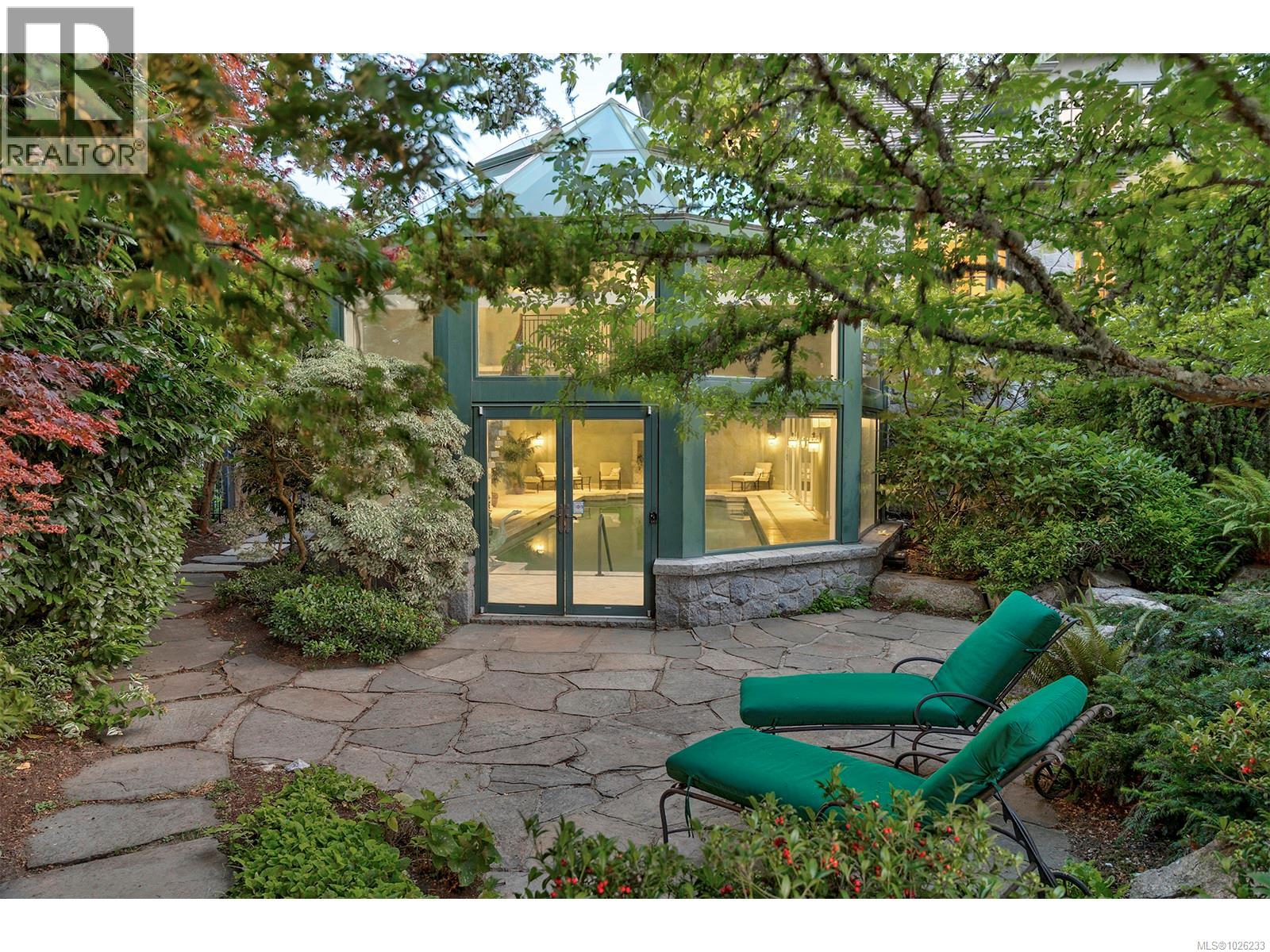  3445 Beach Drive, Oak Bay