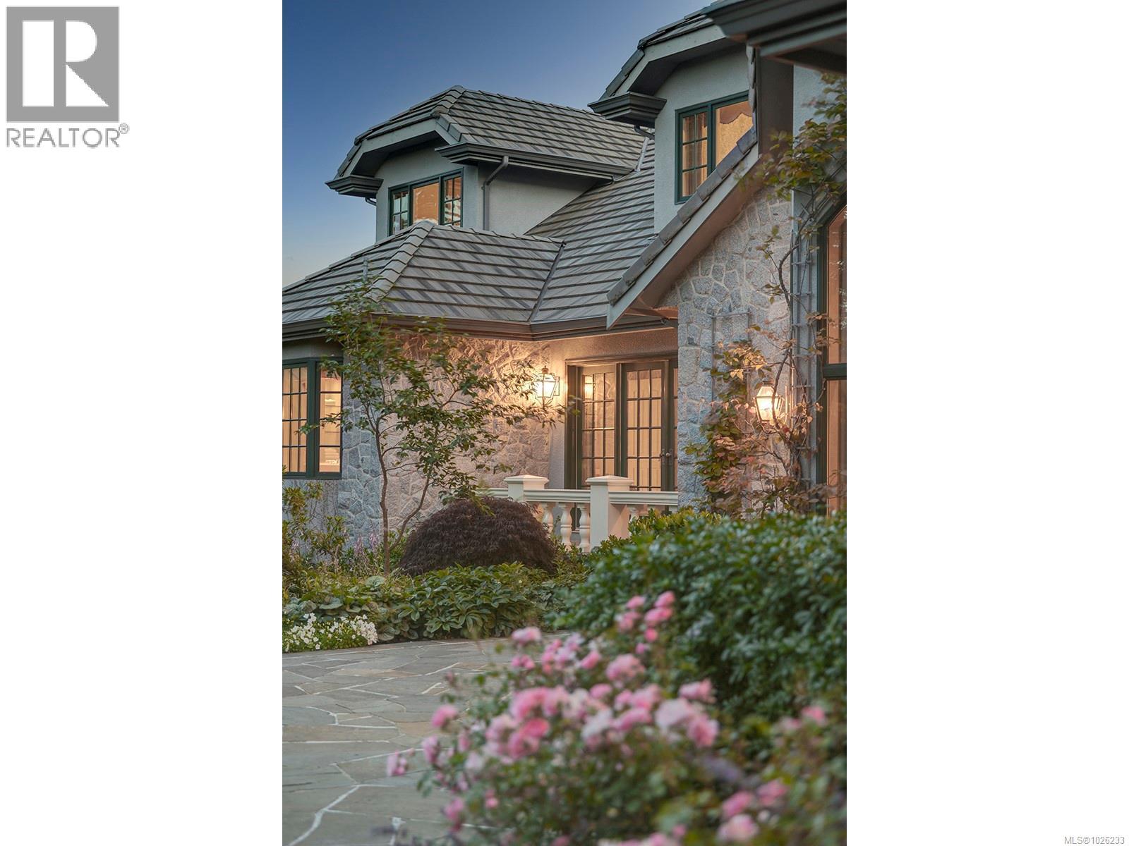  3445 Beach Drive, Oak Bay