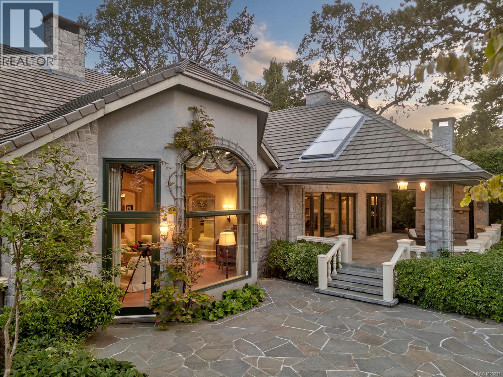  3445 Beach Drive, Oak Bay