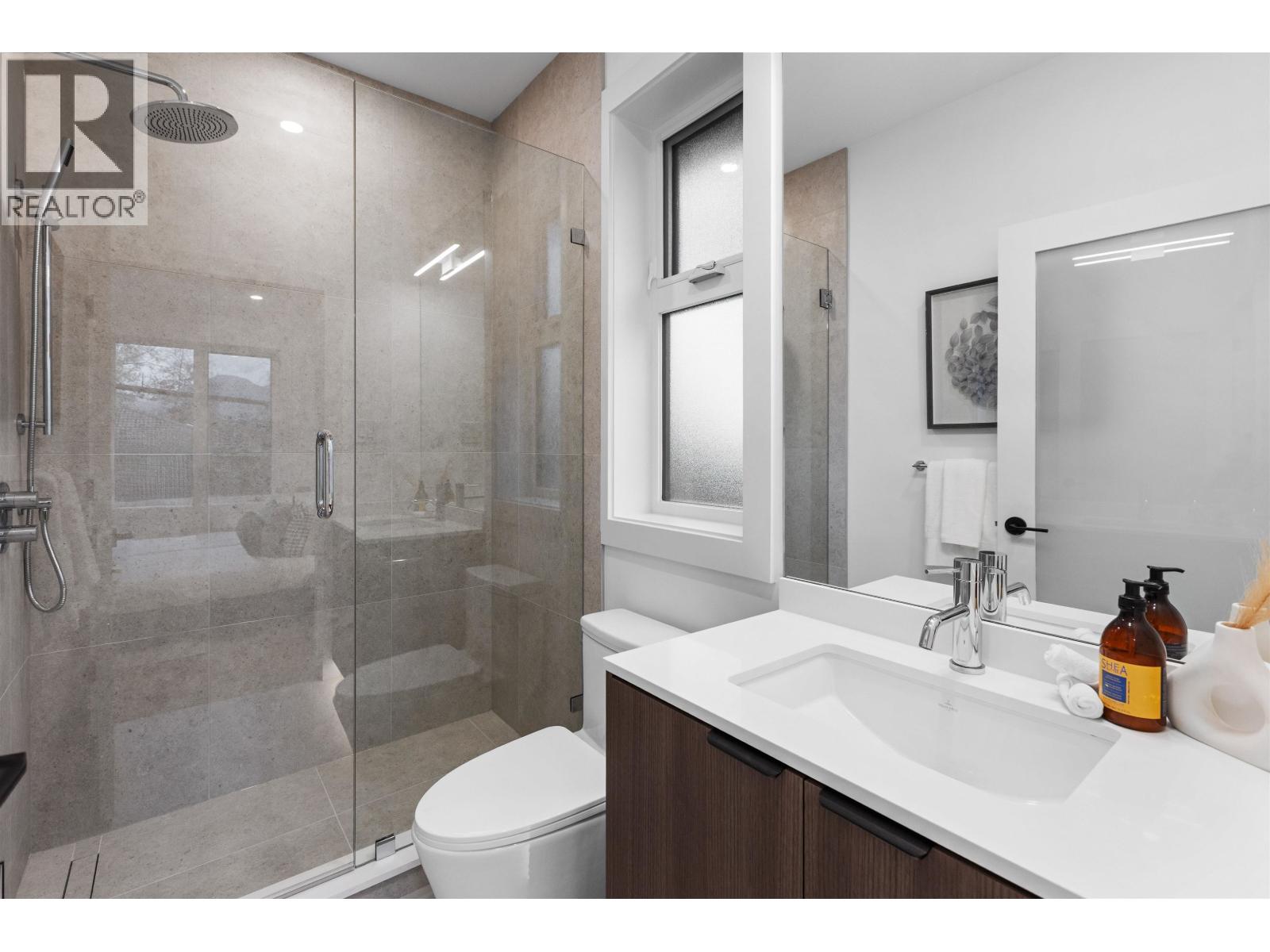 2609 DUNDAS STREET, Vancouver