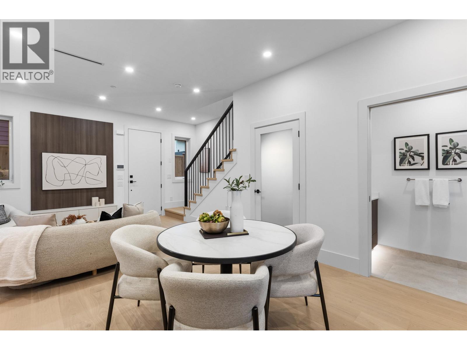 2609 DUNDAS STREET, Vancouver