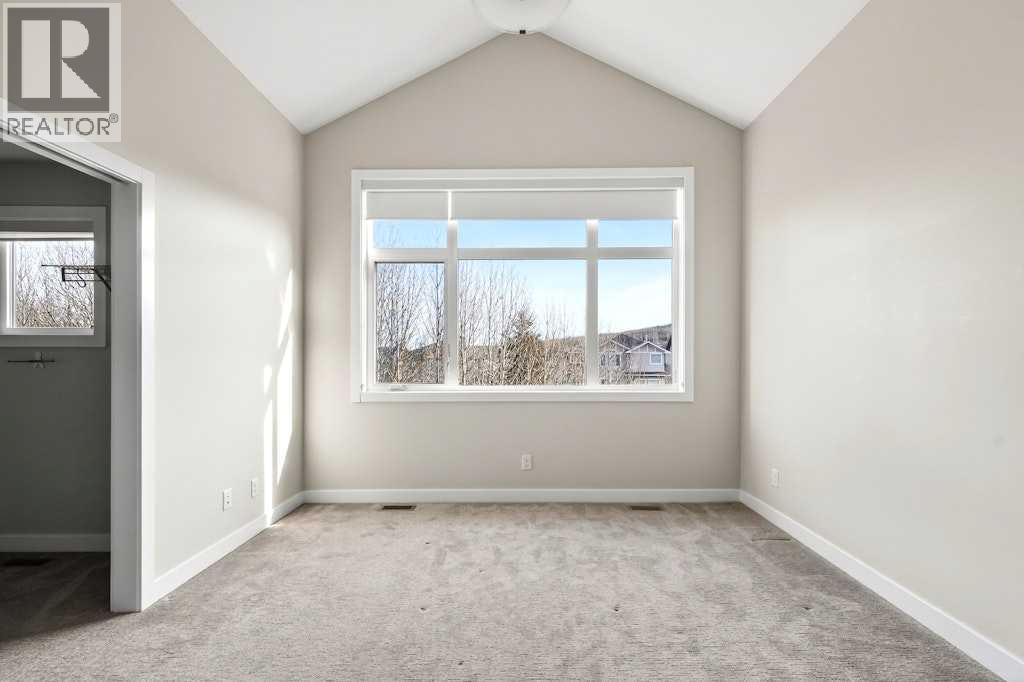 Single Family House for Sale in  Crestridge Common SW Crestmont Calgary 