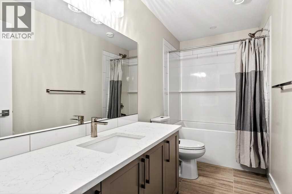 Single Family House for Sale in  Crestridge Common SW Crestmont Calgary 