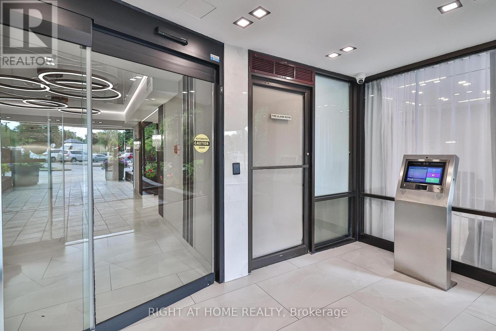 802 - 30 HARDING BOULEVARD W - Photo 5 of 42, Richmond Hill (North Richvale), Ontario