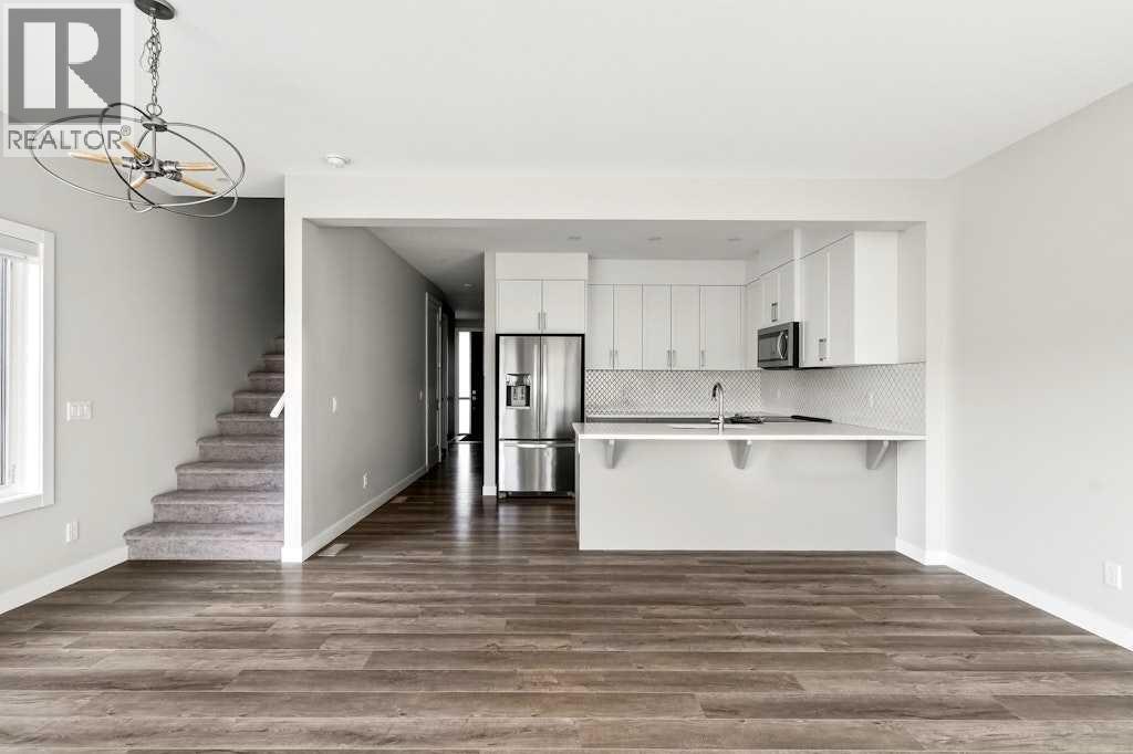 Single Family House for Sale in  Crestridge Common SW Crestmont Calgary 