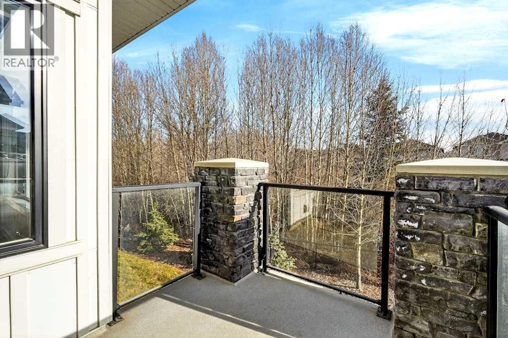 Single Family House for Sale in  Crestridge Common SW Crestmont Calgary 