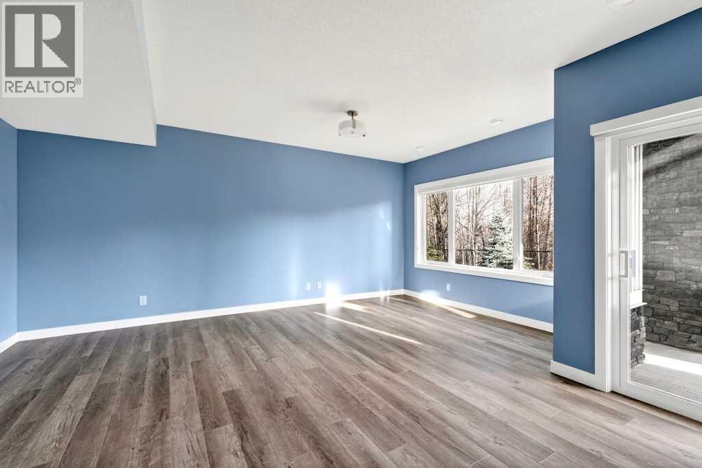 Single Family House for Sale in  Crestridge Common SW Crestmont Calgary 