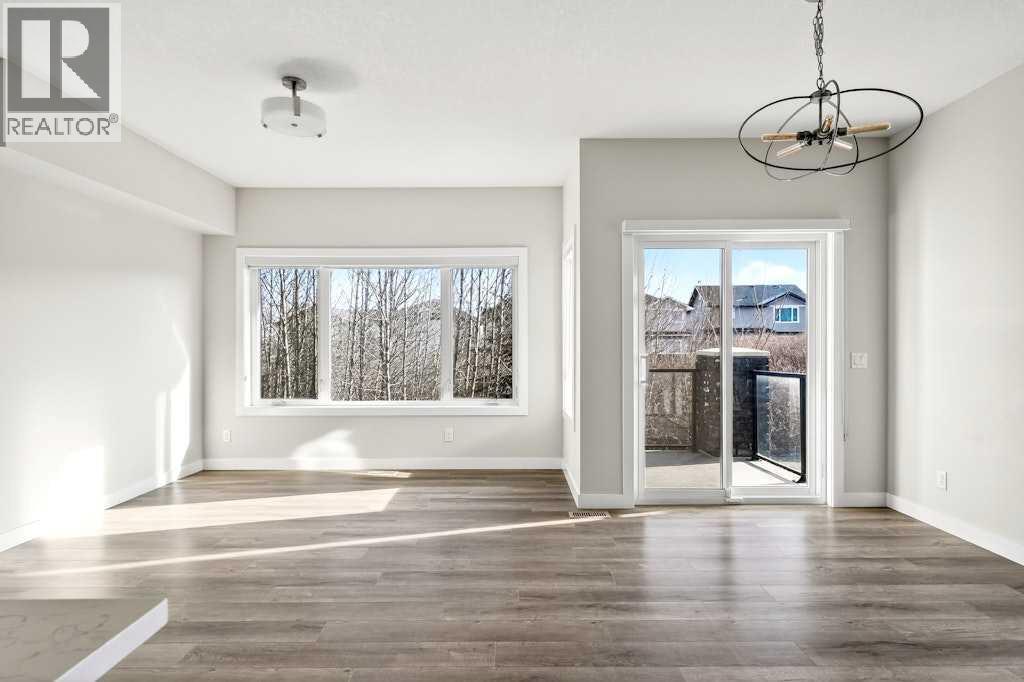 Single Family House for Sale in  Crestridge Common SW Crestmont Calgary 