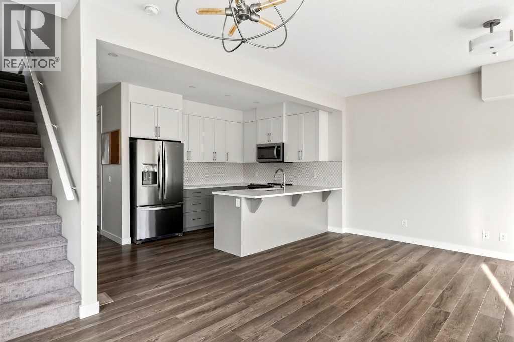 Single Family House for Sale in  Crestridge Common SW Crestmont Calgary 