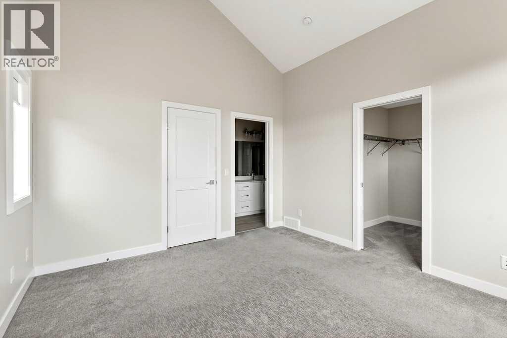 Single Family House for Sale in  Crestridge Common SW Crestmont Calgary 