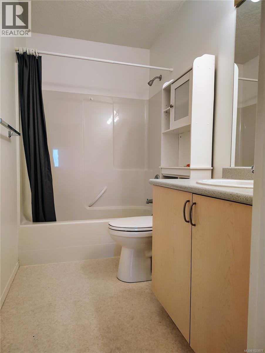 #409 3855 11th Ave - 9