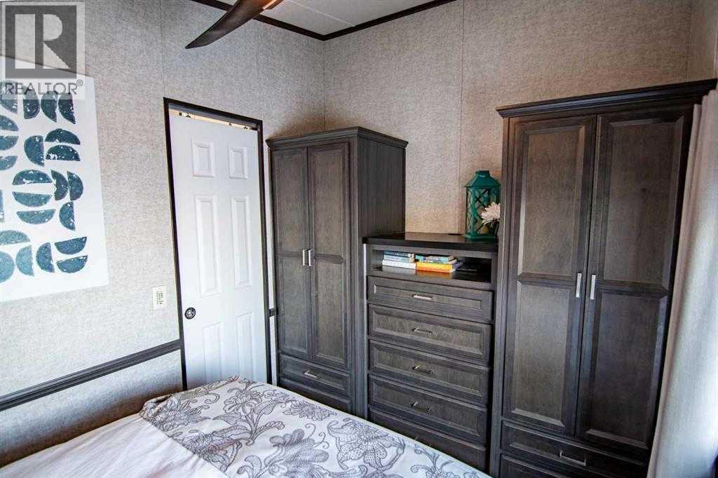 25054 South Pine Lake Road, Rural Red Deer County