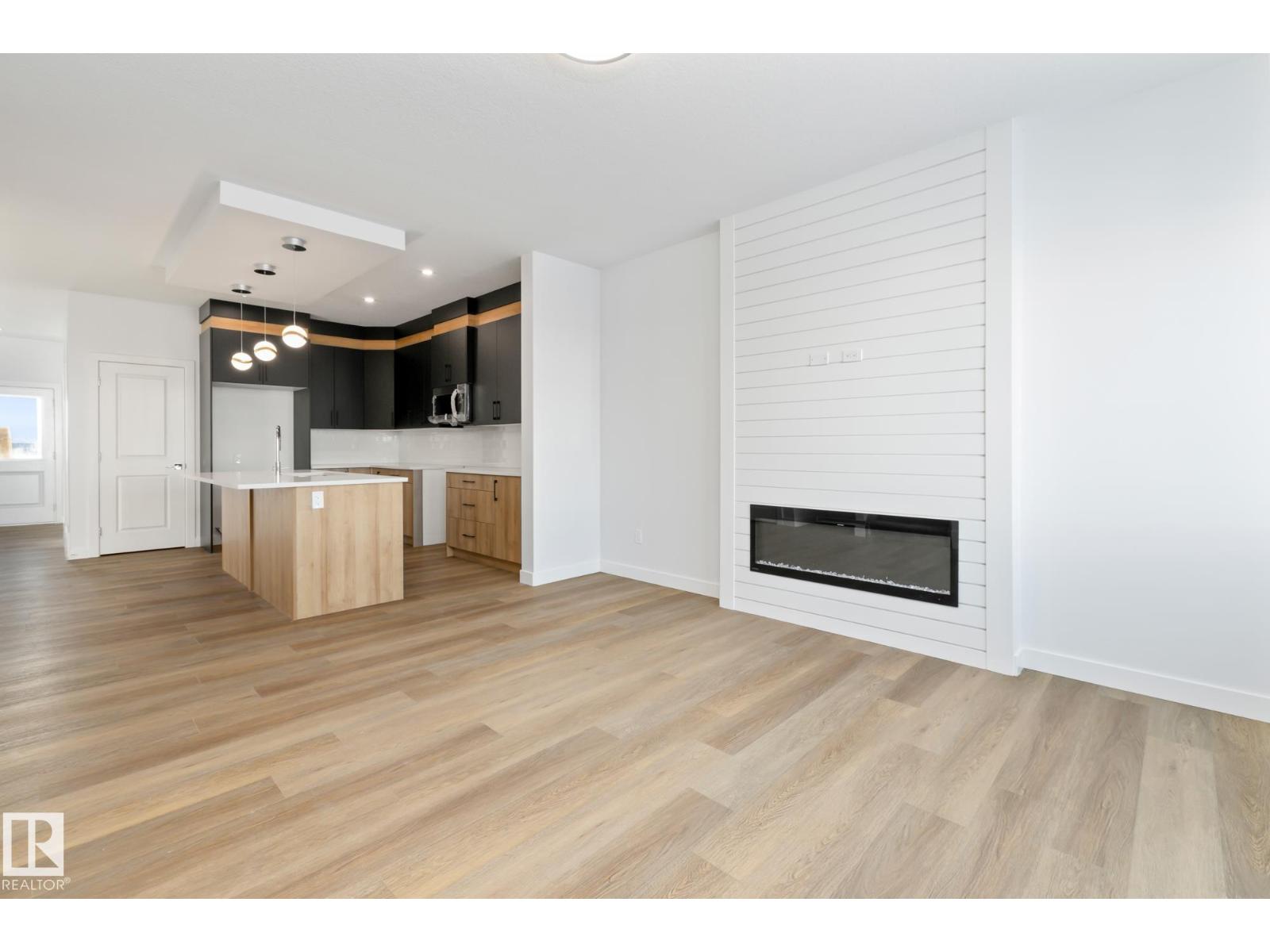 
          33 FICUS WY
            <br/>
            <span>Fort Saskatchewan</span>
            , 
            <span>AB</span>
             <span>T8L0Z6</span>
        