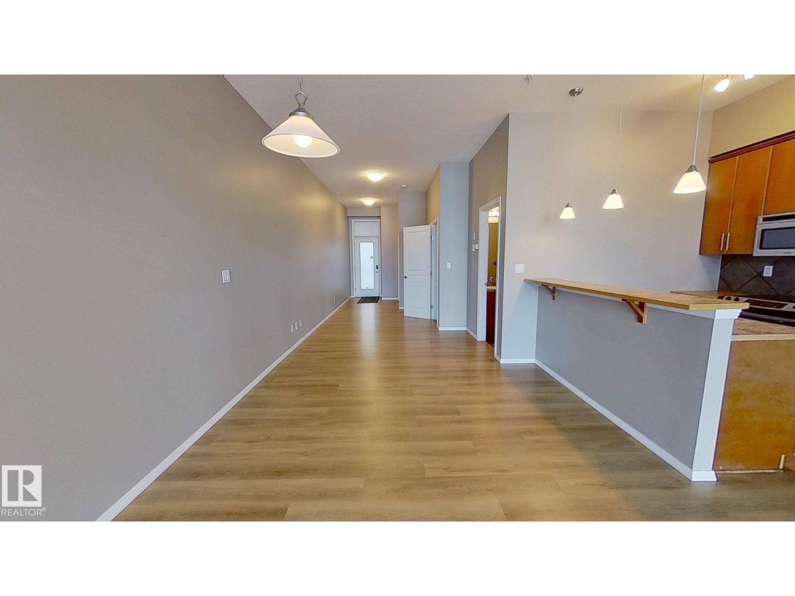 #215 10531 117 ST NW - 2