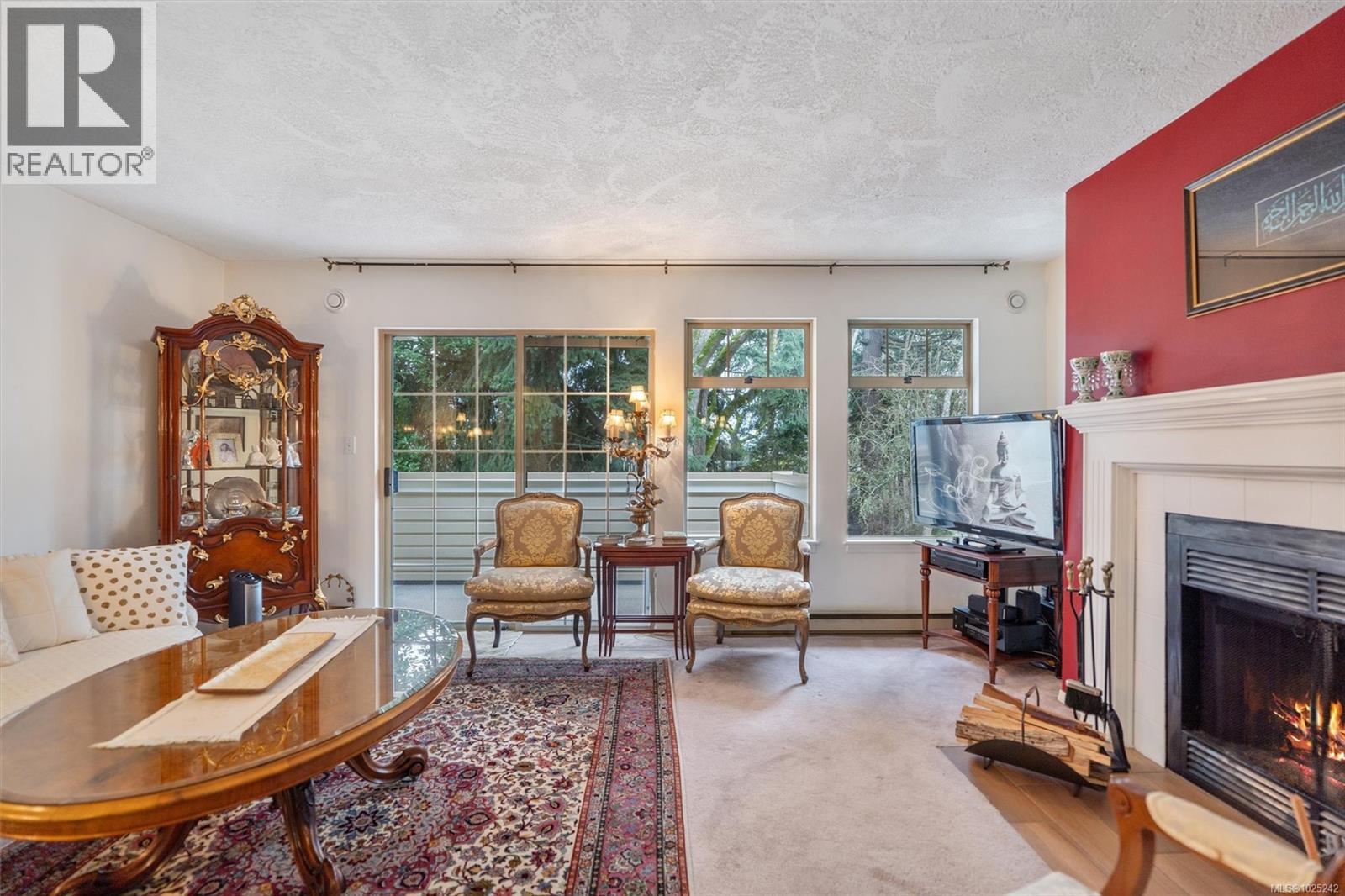 8 909 Admirals Rd, Esquimalt