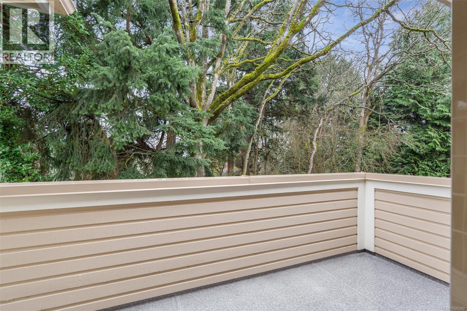 8 909 Admirals Rd, Esquimalt