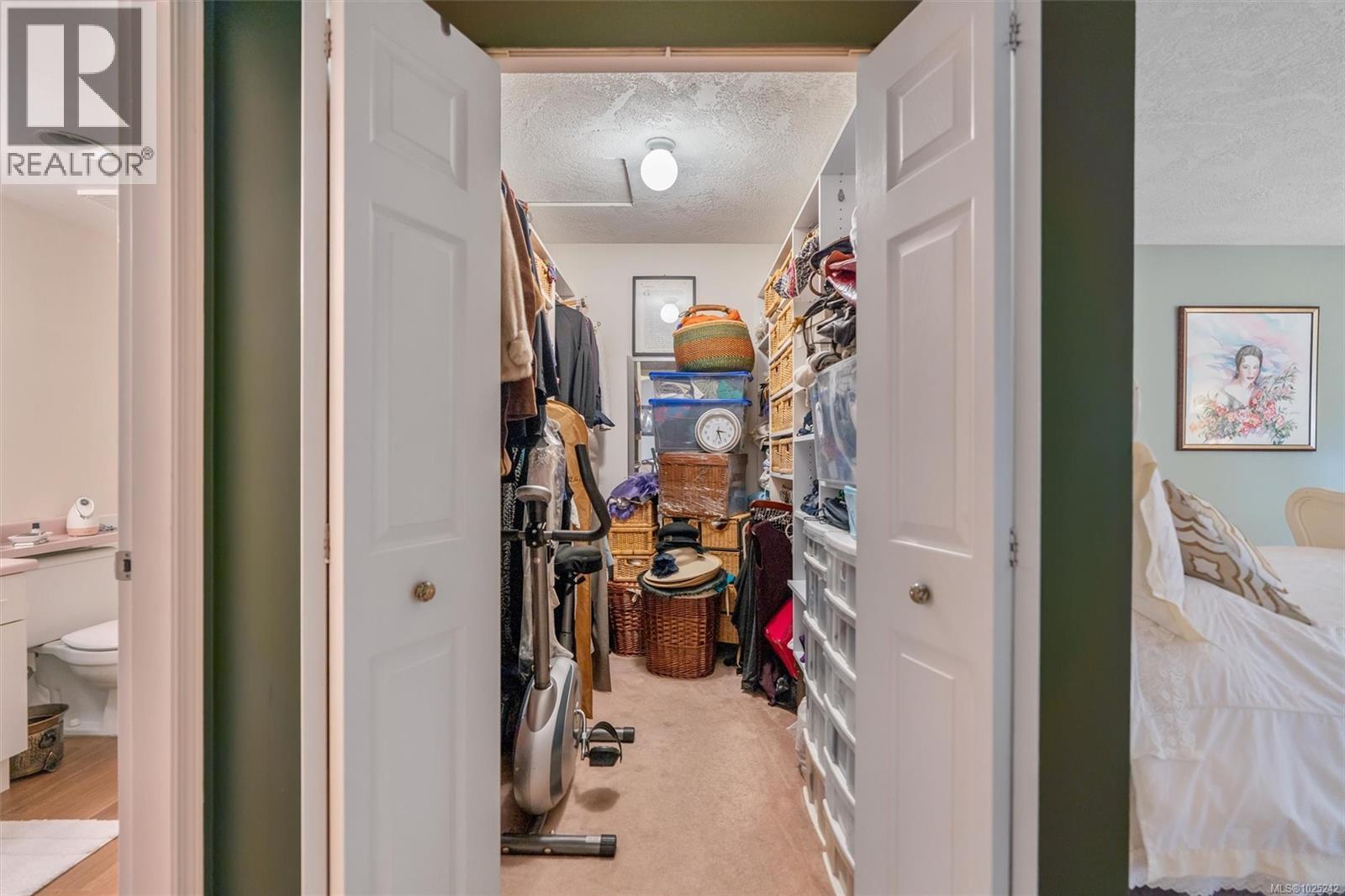 8 909 Admirals Rd, Esquimalt