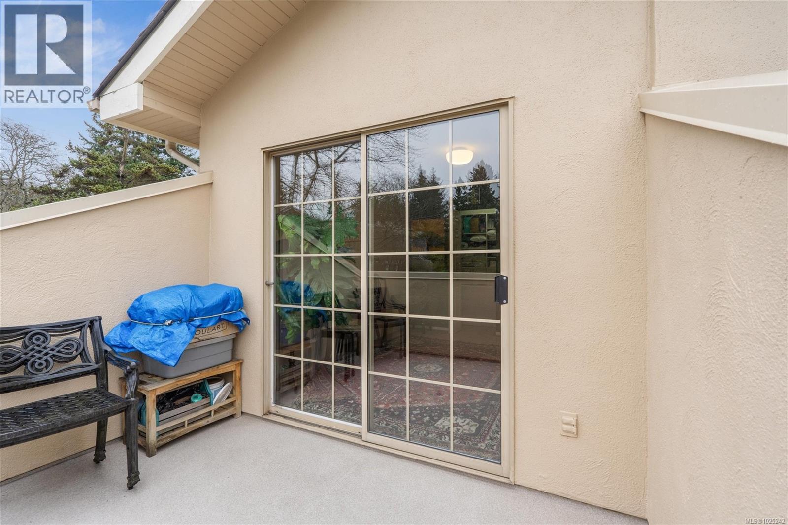 8 909 Admirals Rd, Esquimalt