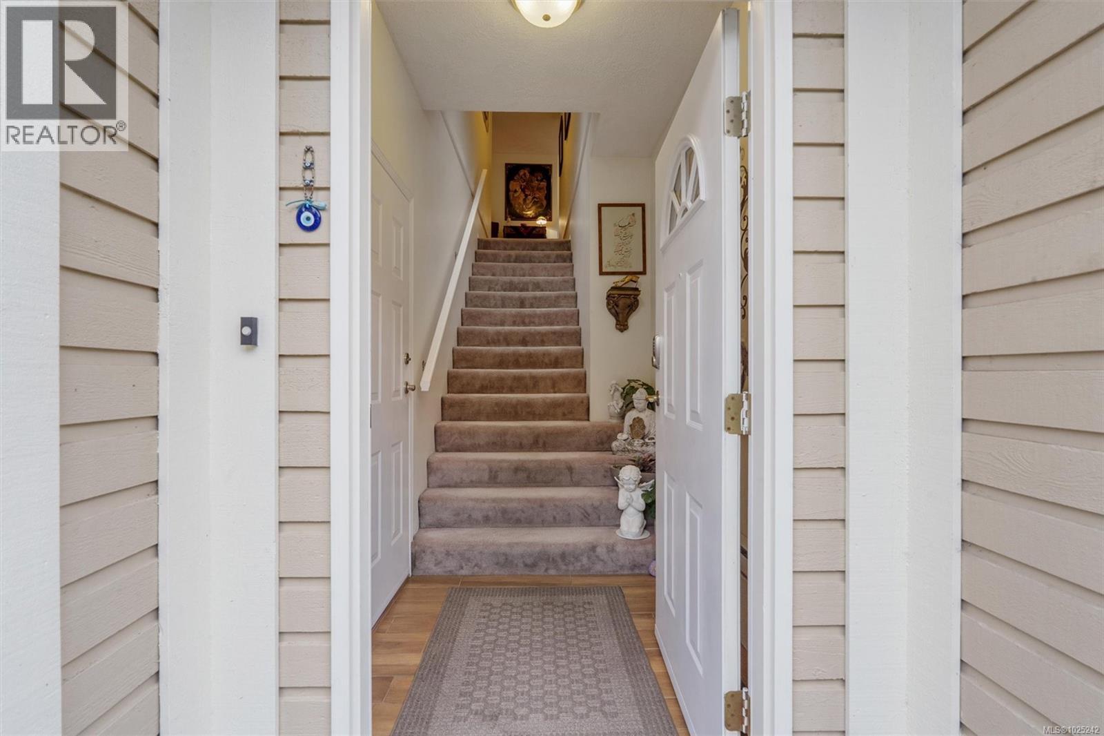 8 909 Admirals Rd, Esquimalt