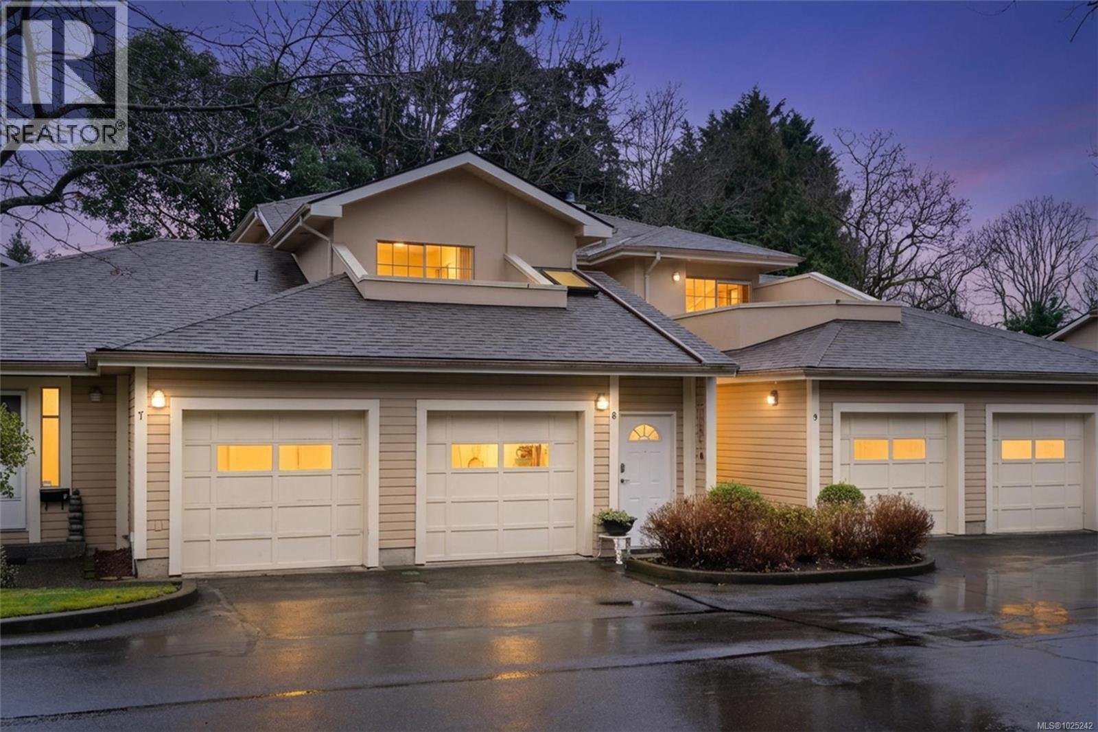 8 909 Admirals Rd, Esquimalt