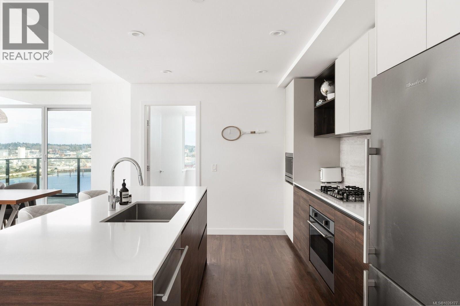 801 369 Tyee Road, Victoria