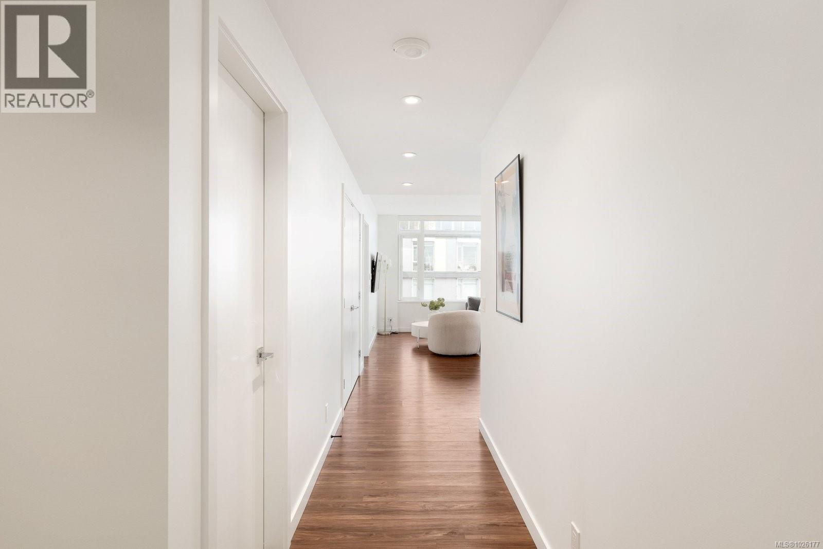 801 369 Tyee Road, Victoria