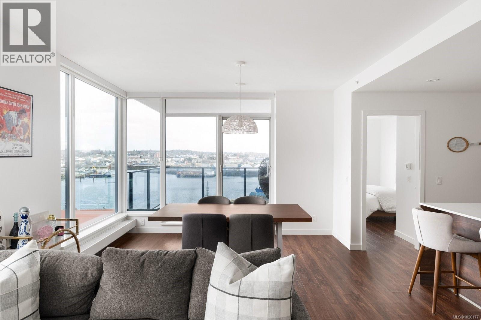 801 369 Tyee Road, Victoria