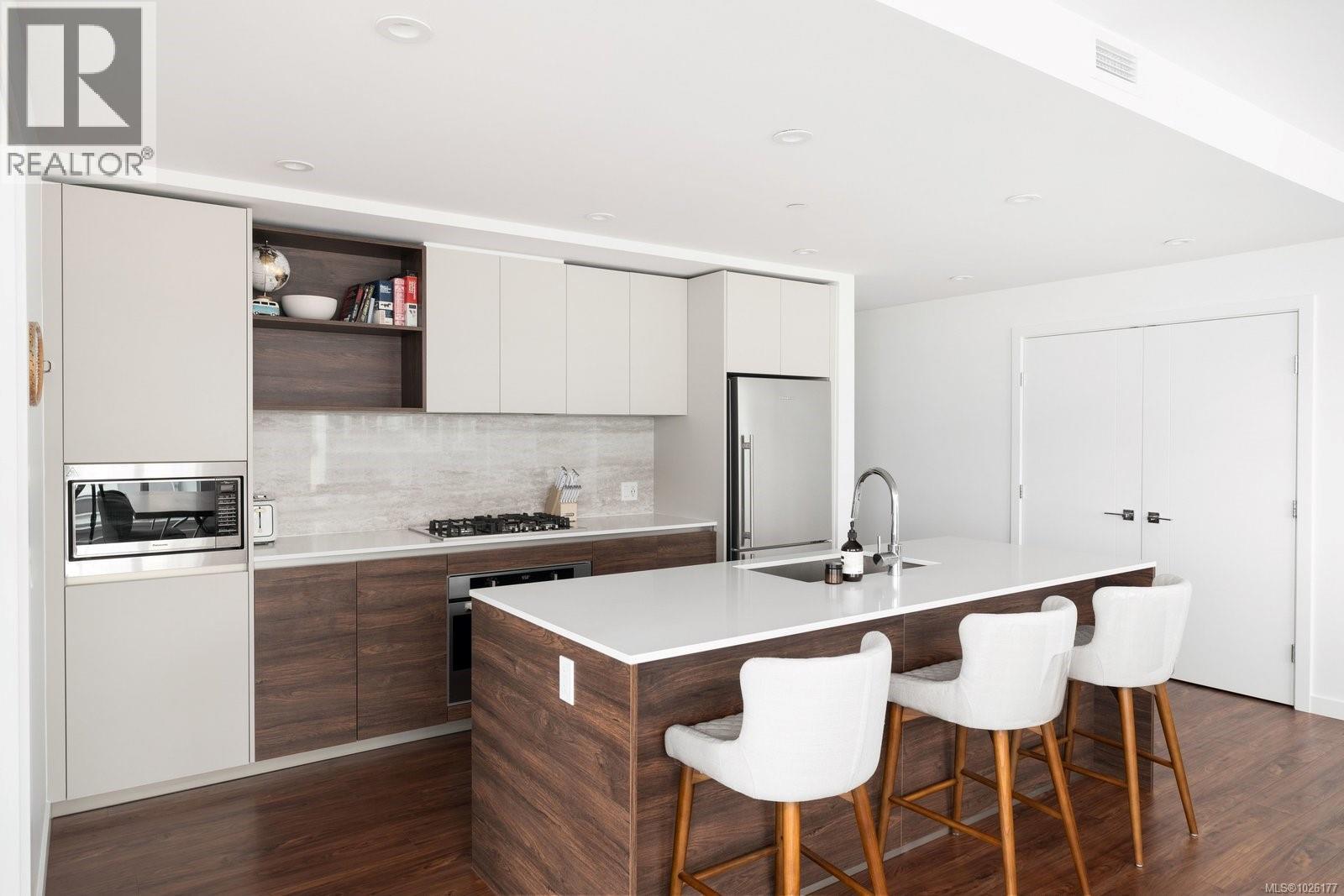 801 369 Tyee Road, Victoria