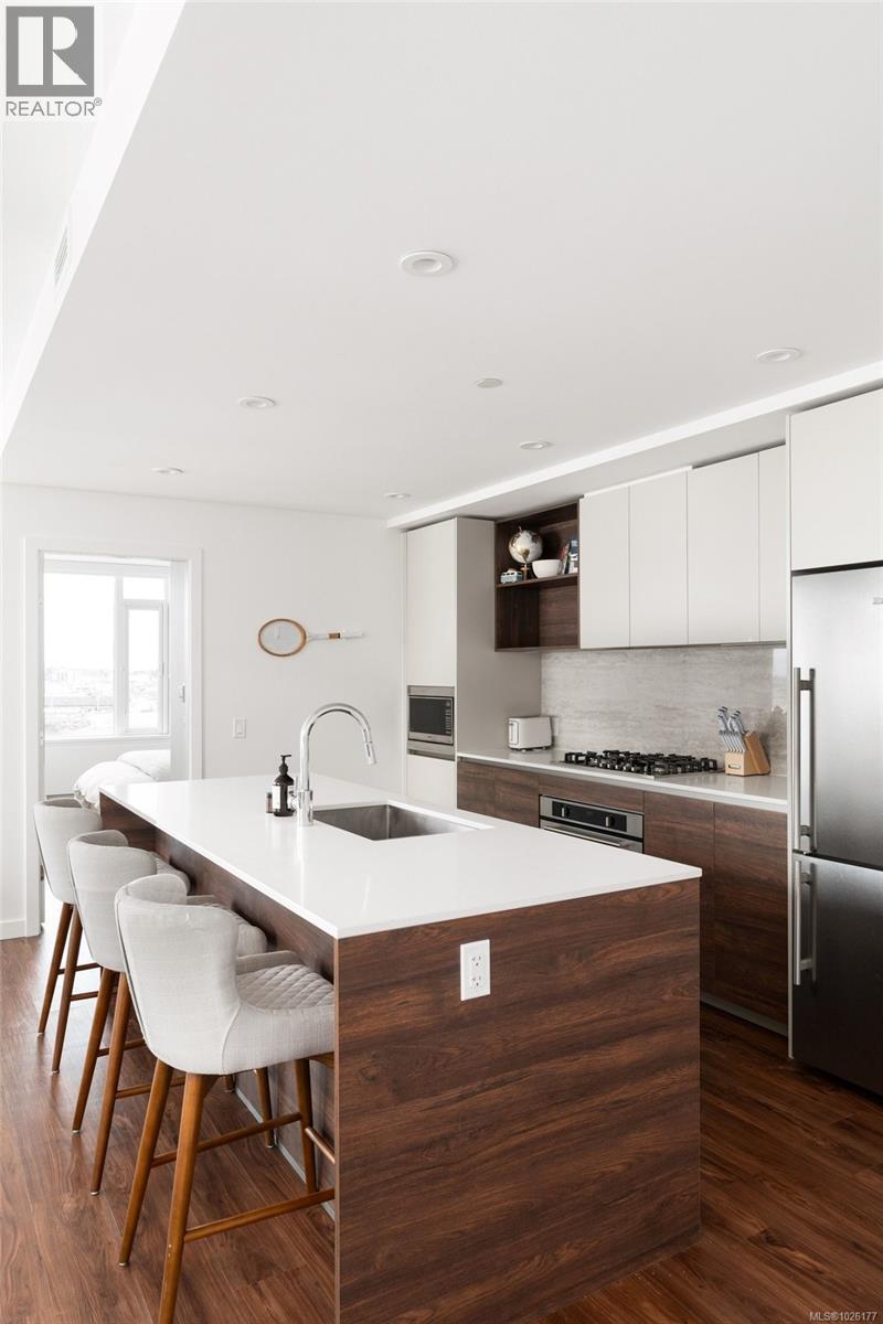 801 369 Tyee Road, Victoria