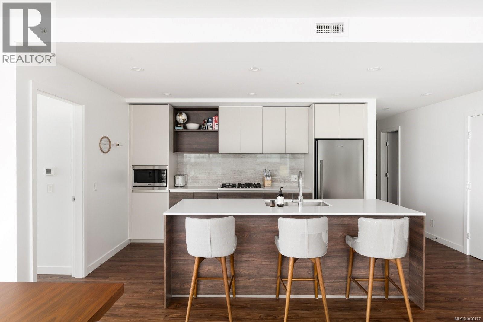 801 369 Tyee Road, Victoria