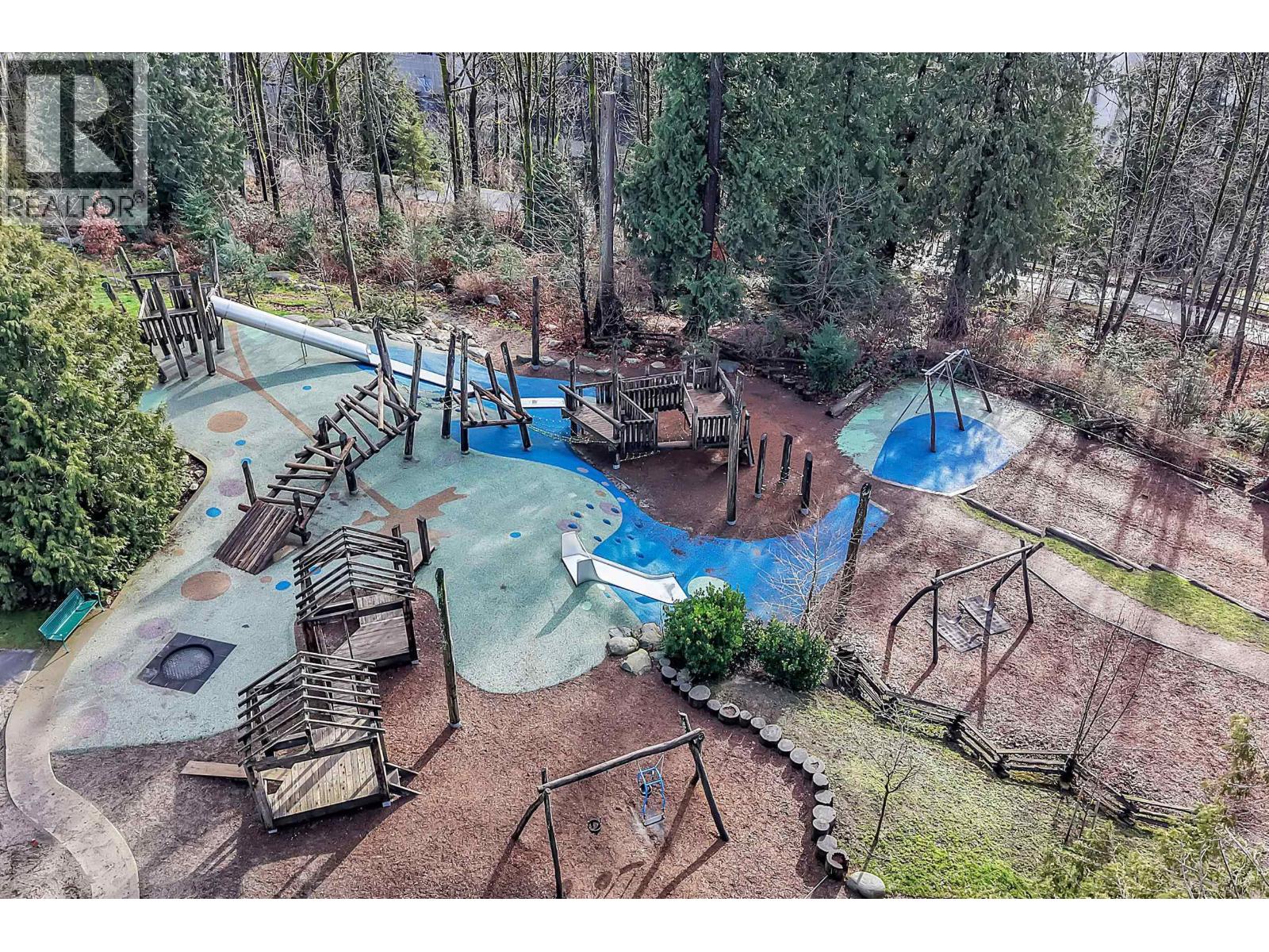 205 733 E 3RD STREET, North Vancouver