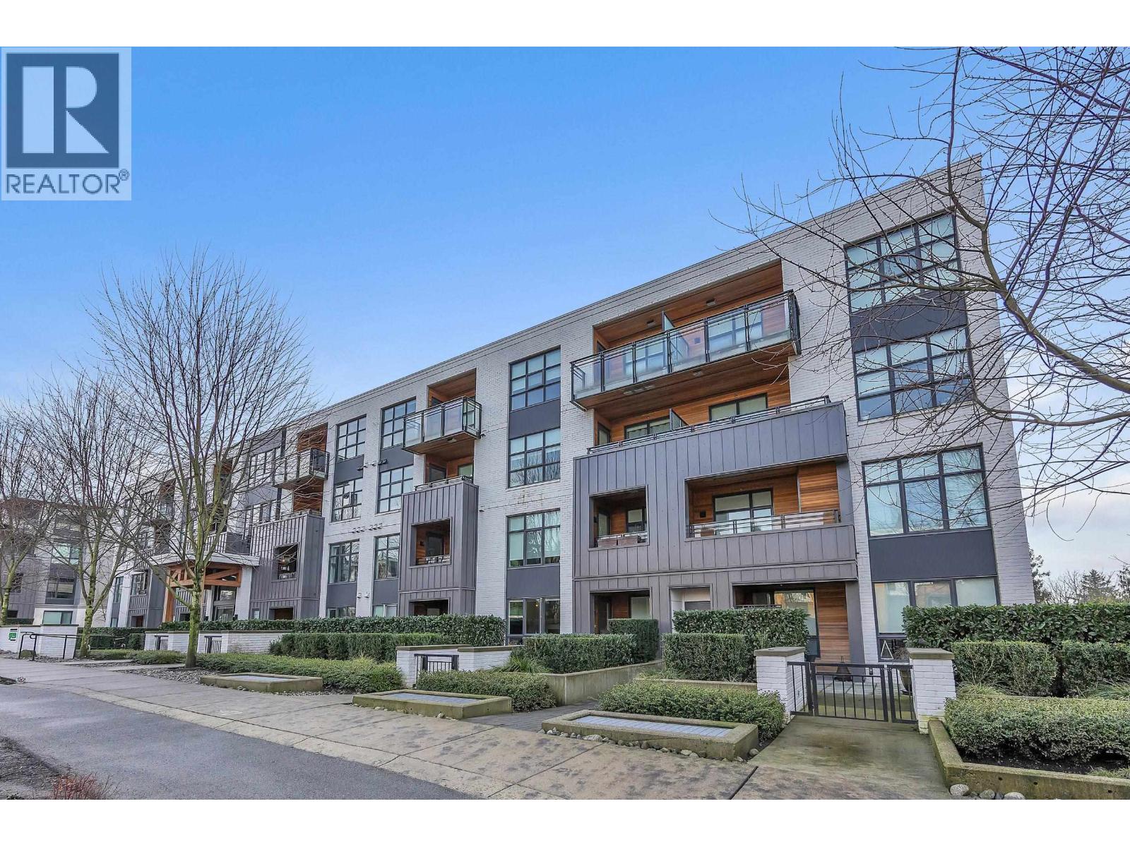 205 733 E 3RD STREET, North Vancouver