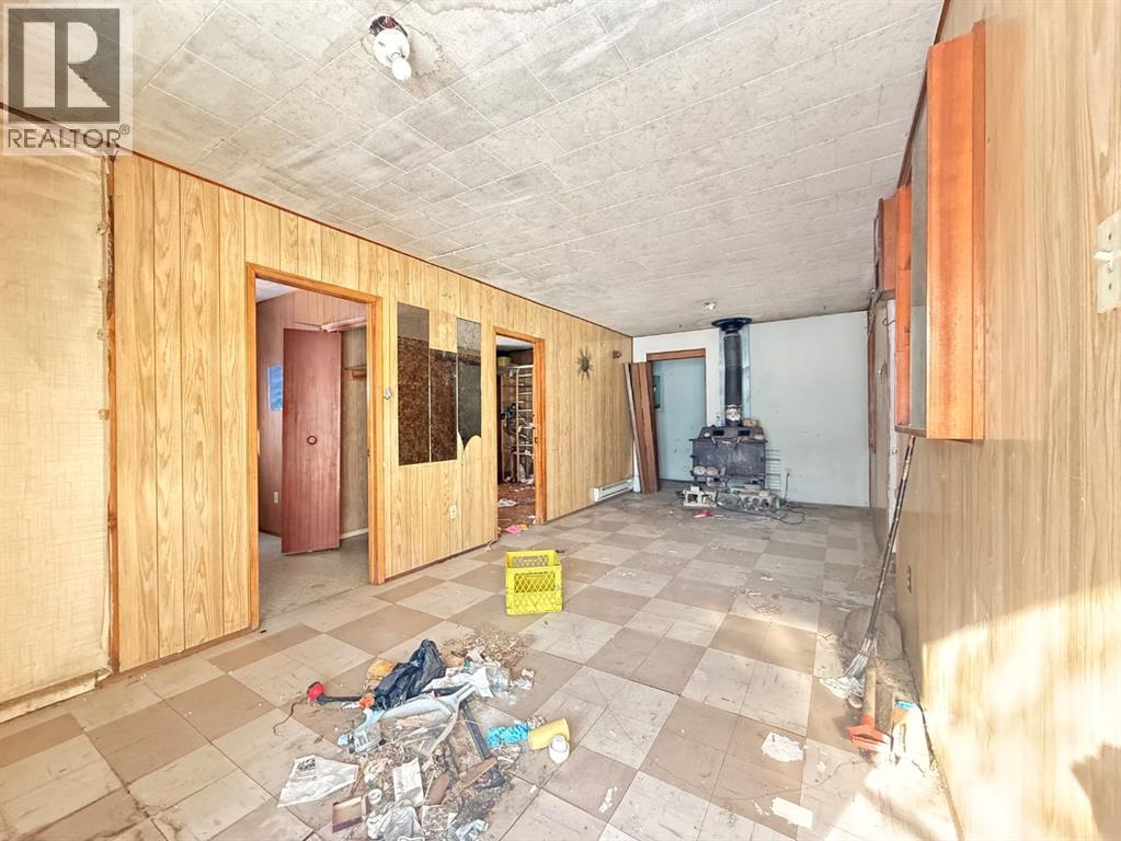 5514 50 AVENUE - 4