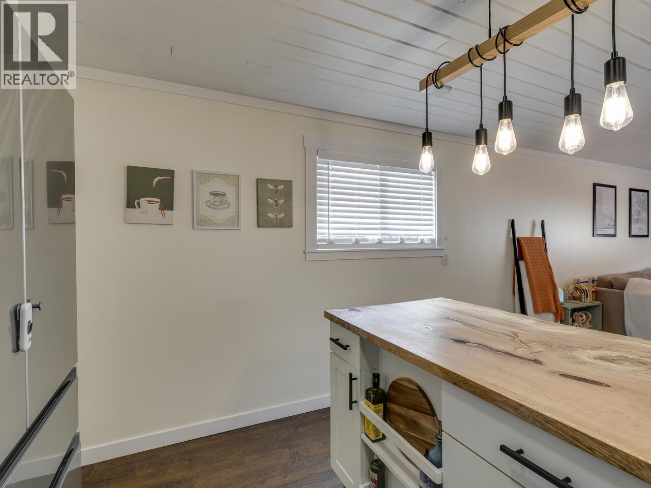 4 39768 GOVERNMENT ROAD, Squamish