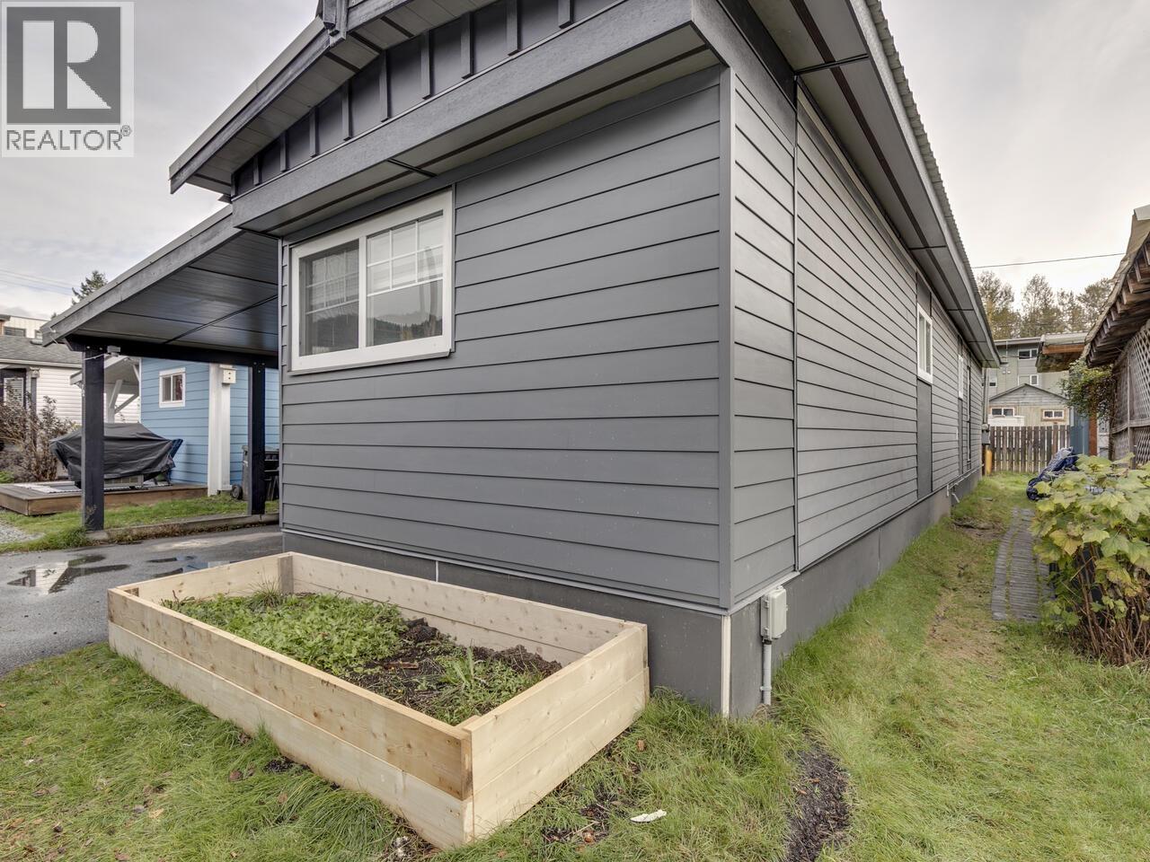 4 39768 GOVERNMENT ROAD, Squamish