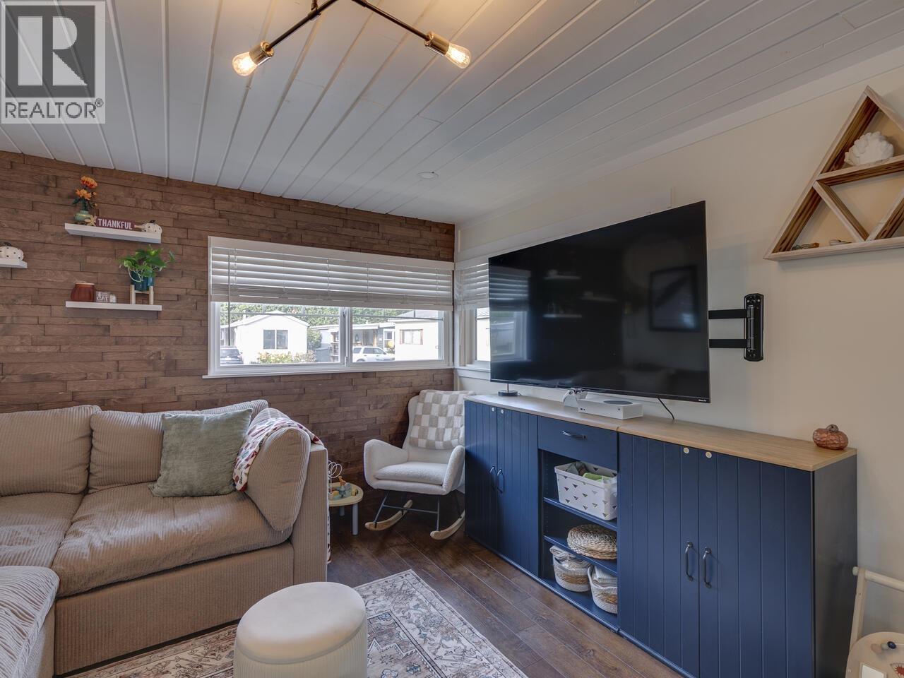 4 39768 GOVERNMENT ROAD, Squamish