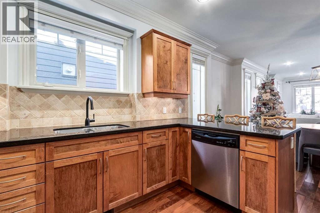 Single Family House for Sale in    Avenue NW West Hillhurst Calgary 