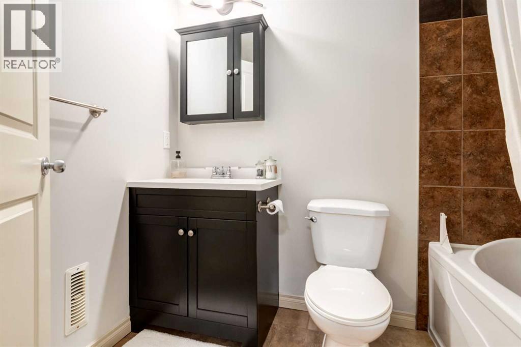 Single Family House for Sale in    Avenue NW West Hillhurst Calgary 