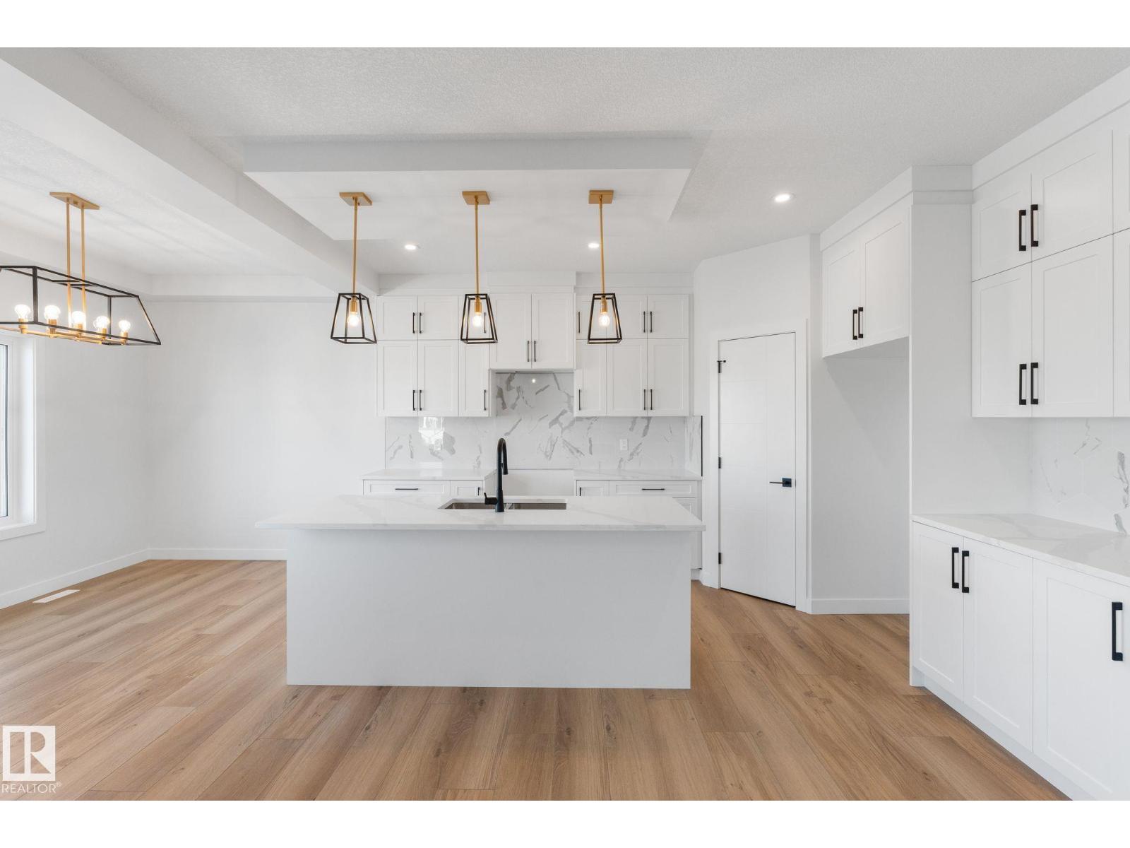 9617 89A ST - Photo 5 of 21, Morinville, Alberta